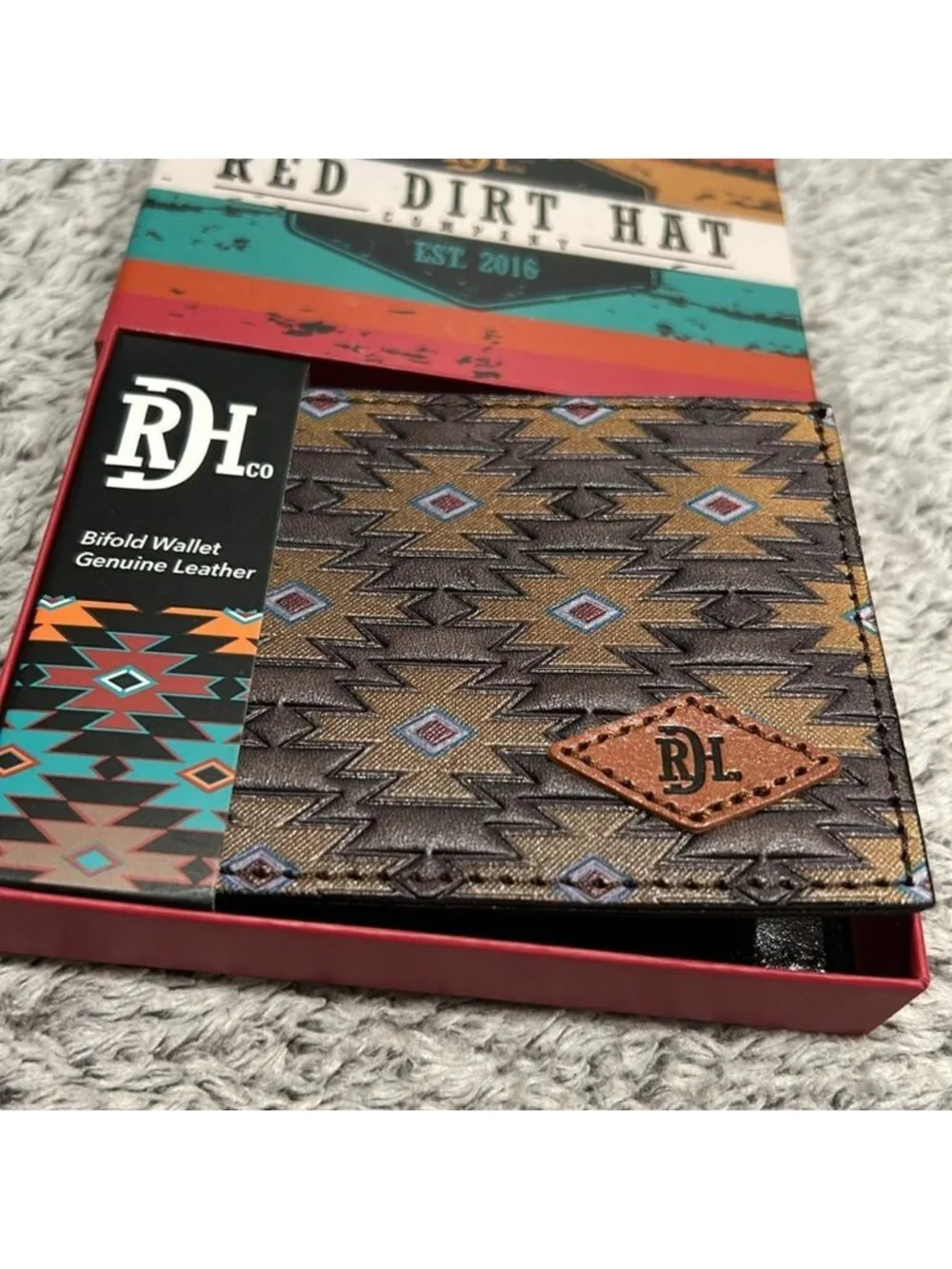 RDH Red Dirt Hat genuine leather BIFOLD WALLET men's new in box